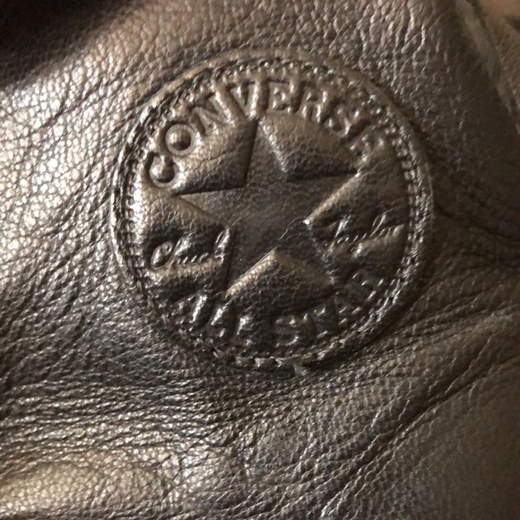 Brand new Women’s converse leather rare🚨🙆🏽‍♂️ - Picture 5 of 6